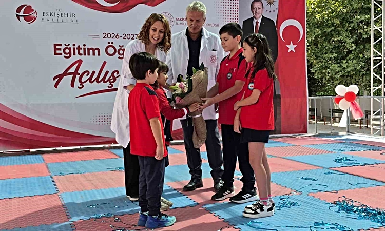 Gündemden Son Bilgiler: Vali Yılmaz: "Eskişehir’imiz, kökleri tarihin derinliklerine uzanan ulu bir çınardır"