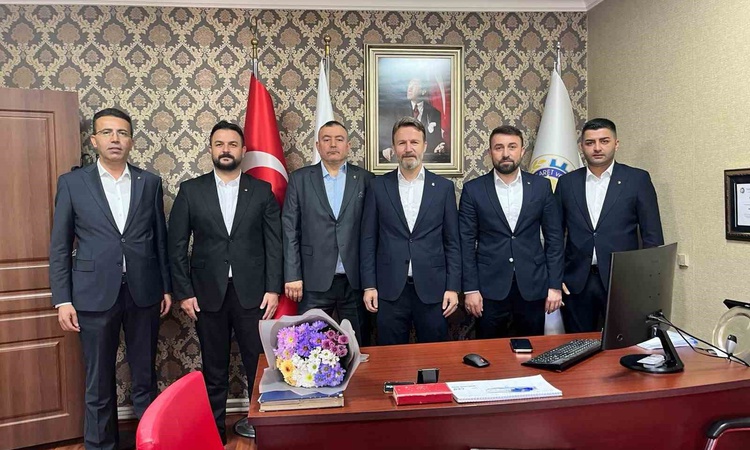 Gündemden Son Bilgiler: VTSO'da seçim sonrası devir teslim yapıldı, Dursun Atak başkanlığı devraldı ve Merak E
