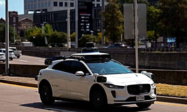 Gündemden Son Bilgiler: Waymo, 2028'de Singapur'da sürücüsüz taksi hizmetini başlatacak - Son Dakika Bilgileri