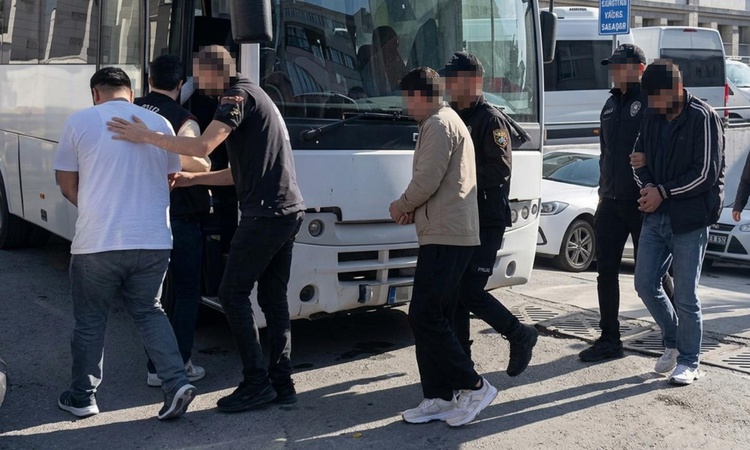 Gündemden Son Bilgiler: Yasa dışı bahis parası kuyumcuda aklanmış! 150 milyon liralık ağa operasyon: 12 gözalt