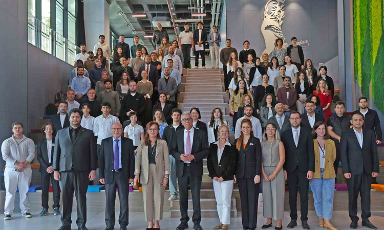 Gündemden Son Bilgiler: Yaşar Üniversitesi Dünya Gıda Günü forumunda gençlerin tarımdaki rolünü ele aldı: Geli