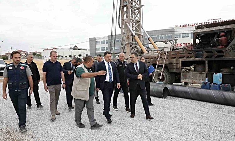 Gündemden Son Bilgiler: Yoncalı’da jeotermal üretim kuyusu için sondaj resmen start aldı: Gelişmeler Takip Edi