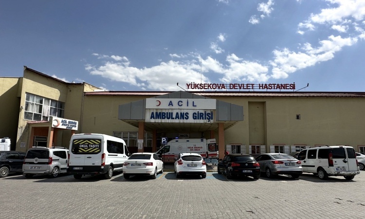 Gündemden Son Bilgiler: Yüksekova Devlet Hastanesi'nde iki yeni uzman hekim göreve resmen start aldı, toplam 6