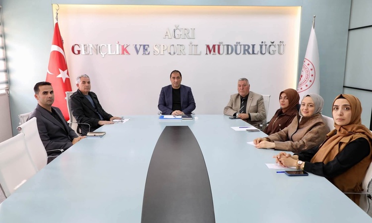 Gündemden Son Bilgiler: Yurt hizmetleri 81 ilin katılımıyla Bakan Bak başkanlığında değerlendirildi | İşte Tüm