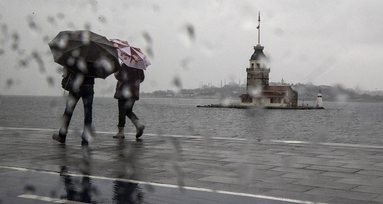 Güneşin sevinci kısa sürdü: AKOM İstanbul için saat verdi - En Son Haber ve Merak Edilenler