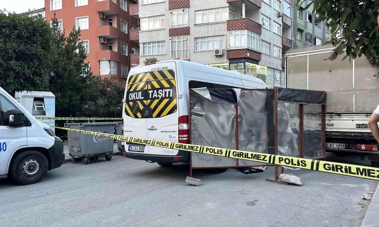 Son Gelişme: Güngören'de servis aracının altında kalan yaşlı adam yaşamını yitirdi - Haberleri: Gelişmeler Tak
