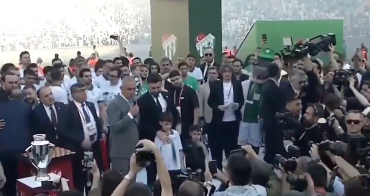 Son Gelişme: Hacıosmanoğlu'na şok protesto! Islıklar susmadı - Haberleri: Gelişmeler Takip Ediliyor