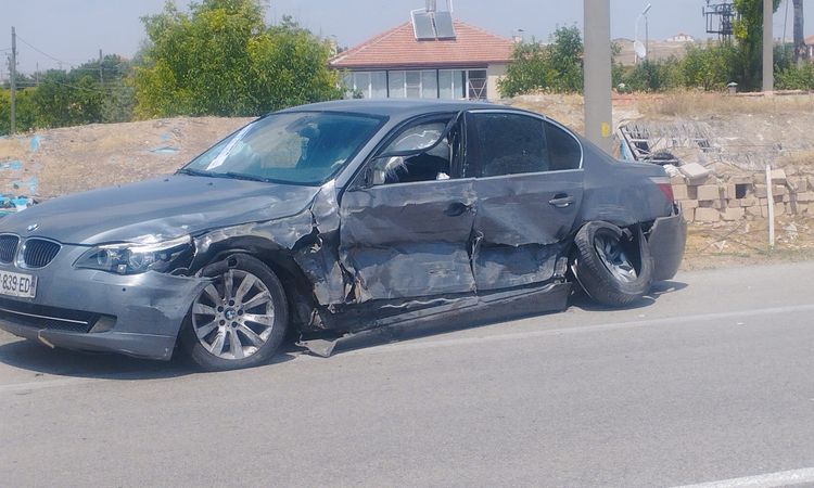 Light commercial vehicle and car collided: 6 injured - News