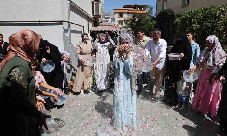 Hafızlığını tamamlayan Fatma Zehra’dan doktor babaya duygulandıran sürpriz | İşte Tüm Ayrıntılar
