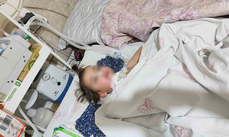 Hakkari Derecik'te kalbi duran yatağa bağımlı hasta Van'a helikopterle sevk edildi: Gelişmeler Takip Ediliyor