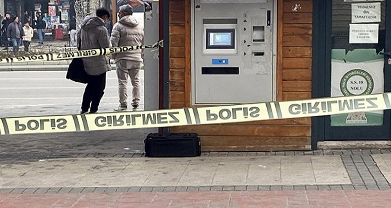 Ayrıntılar Netleşti: Halk otobüsü durağında bomba paniği - Son Dakika: Gelişmeler Takip Ediliyor