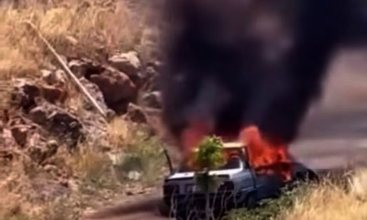 The car caught fire while it was moving - Breaking News