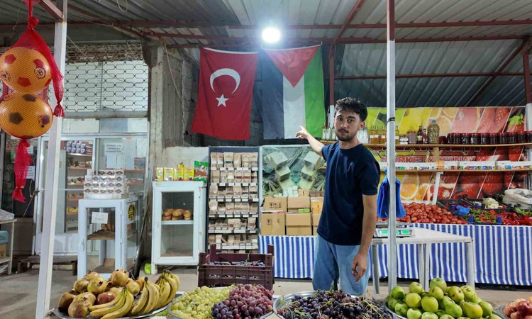 Hatay Hassa'da genç esnaf, 3 yıldır İsrail menşeli ürün satmıyor, dolaba mesaj astı | İşte Tüm Ayrıntılar
