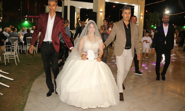 Hatay Kırıkhan'da Down sendromlu Pınar Aksoy için düğün töreni düzenlendi | İşte Tüm Ayrıntılar