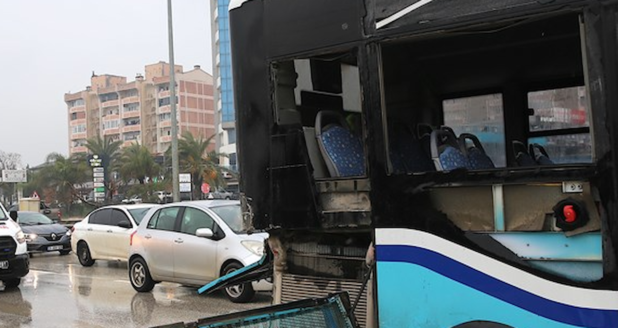 Kritik Açıklama: Hatay'da korkutan kaza: Yaralanan 4 kişi hastaneye kaldırıldı - En Son Haber