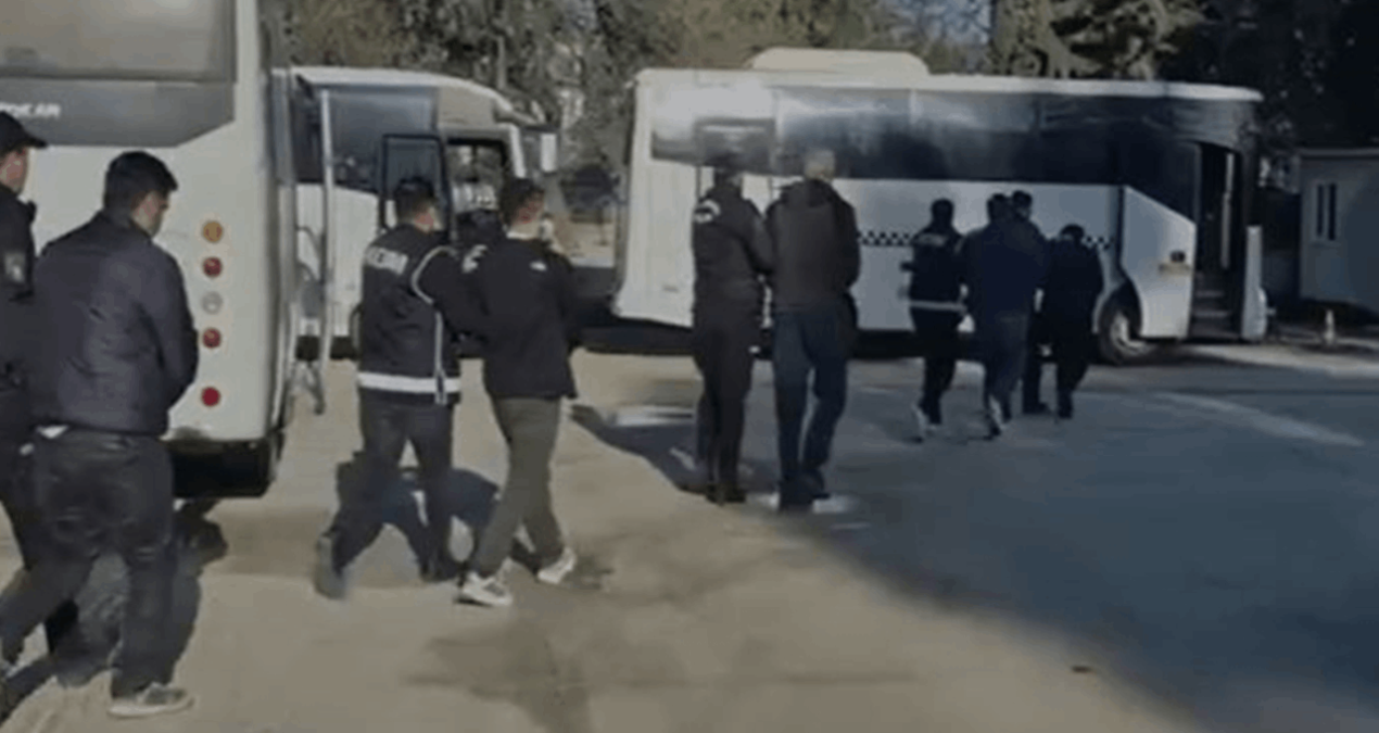 Gündemden Son Bilgiler: Hatay merkezli rüşvet ve kaçakçılık operasyonu: 26 tutuklama - En Son Haber: Gelişmele