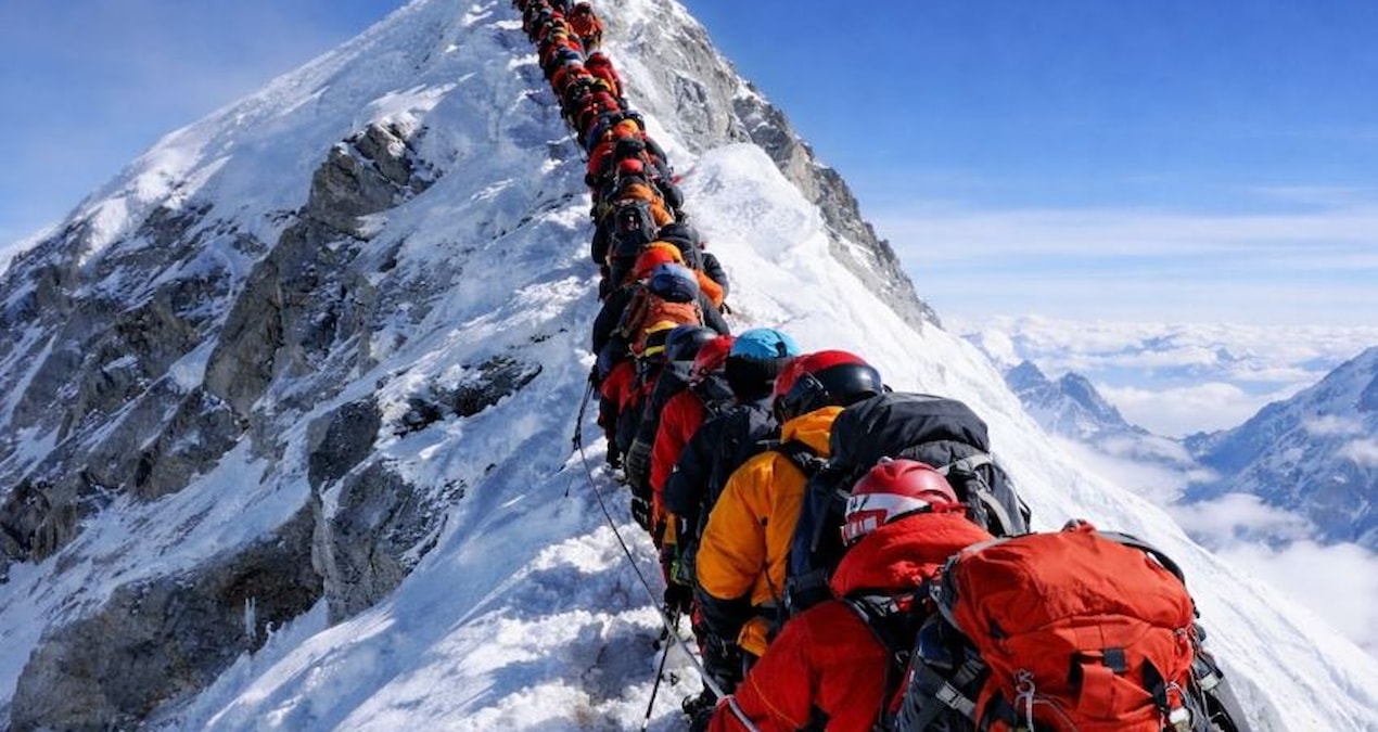 Gündemden Son Bilgiler: Hep birlikte toplanıp Everest'e çıktılar: Dünya rekoru için bu kadar kişi gerekiyormuş
