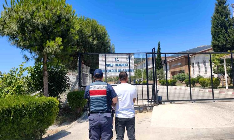 The fugitive, who was sentenced to 8 years for theft, was captured in Kuşadası - News