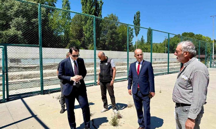 Son Gelişme: Hisarcık'ta Spor Alanlarına Bakım ve Onarım Çalışmaları Sürüyor - Haberleri: Gelişmeler Takip Edi