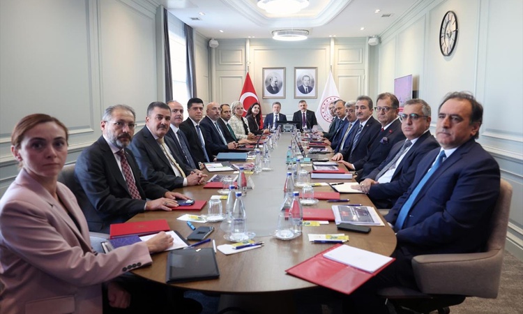 İçişleri ve Tarım Bakanları sahipsiz hayvanlar için toplandı, mama üretimi görüşüldü | İşte Tüm Ayrıntılar