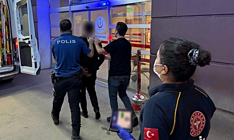 İki kardeş arasında bıçaklı kavga: 2 yaralı | İşte Tüm Ayrıntılar