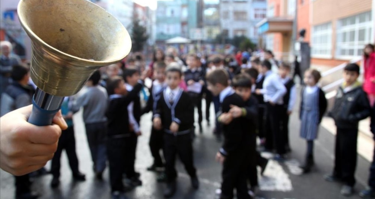 İlahinin okul zili yapılmasına karşı çıkan veli ifadeye çağırıldı - Son Dakika ve Merak Edilenler