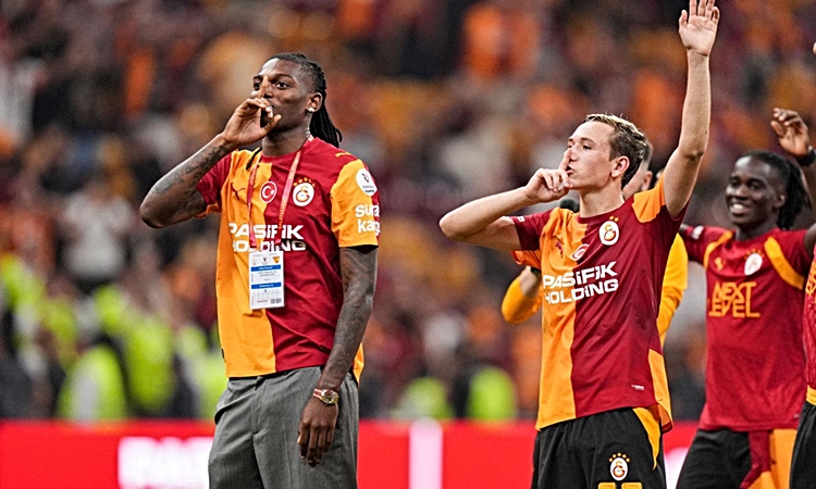 İmzası bile kurumamıştı! Galatasaray'ın yeni yıldızı, ülkesini ve arkadaşlarını özlediğini tüm detaylarıyla pa
