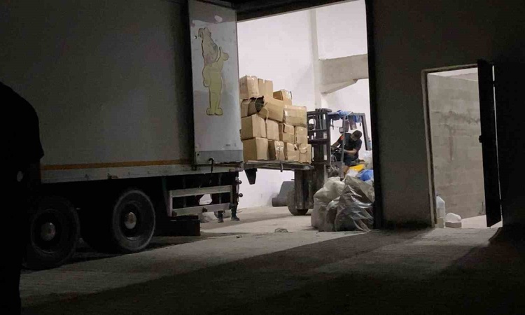İnegöl'de maaş alamadıklarını öne süren işçilerle fabrika yetkilileri gerginlik yaşadı | İşte Tüm Ayrıntılar