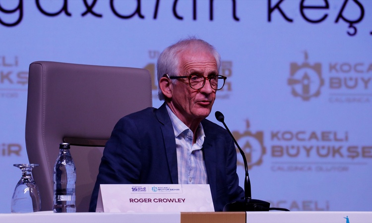 İngiliz tarihçi Roger Crowley, 16. Kocaeli Kitap Fuarı'nı çok dinamik buldu ve Merak Edilenler