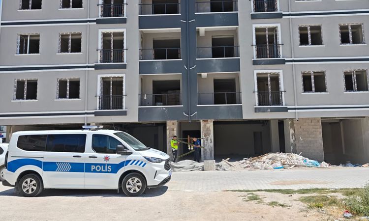 The worker who fell from the first floor of the construction died - Breaking News