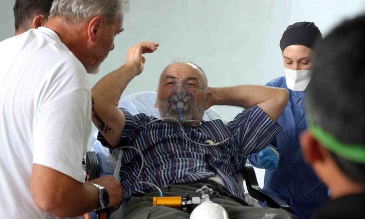 Ayrıntılar Netleşti: İnşaatın bodrum katına boya taşıyan 2 işçi kokudan baygınlık geçirdi - Son Dakika Haberle