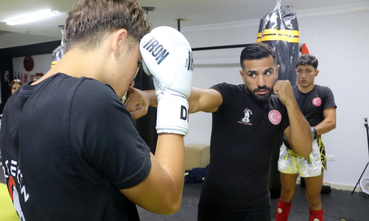 İnşaatta çalışan Avrupa şampiyonu Ahmet Ertekin, 150'ye yakın sporcu yetiştiriyor: Gelişmeler Takip Ediliyor