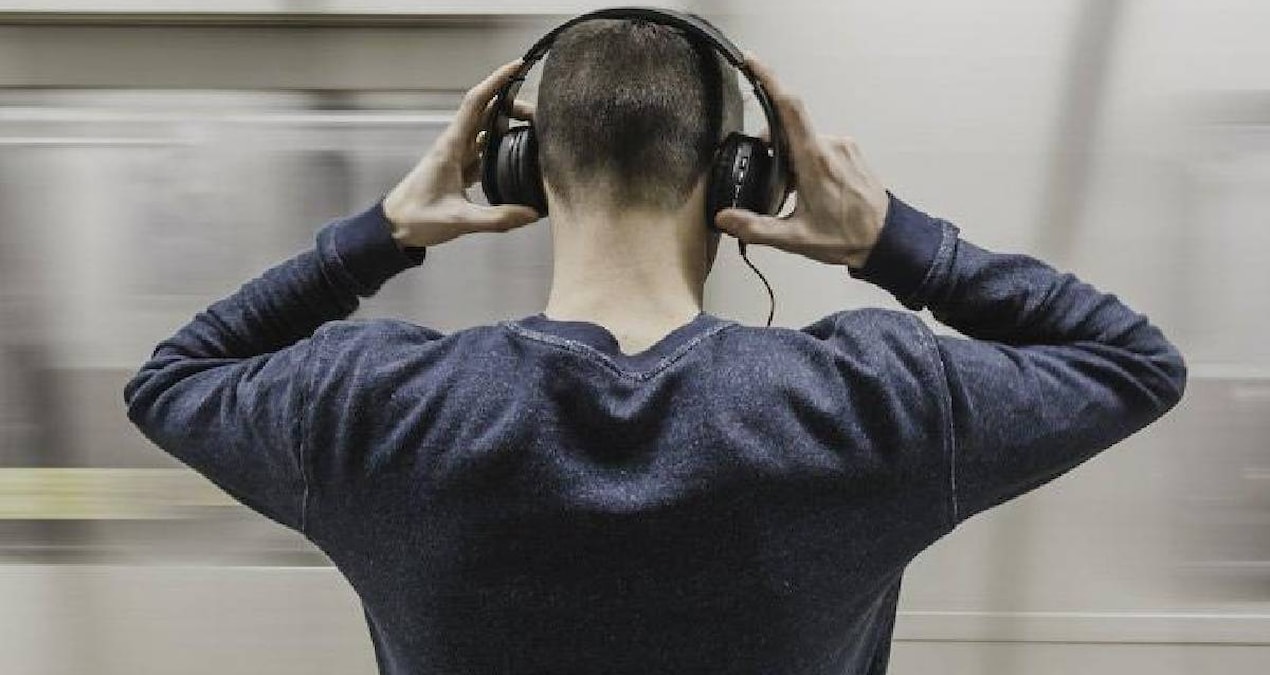 Ayrıntılar Netleşti: İnternetten müzik dinleyenler dikkat: 5 şarkı sınırı geldi - En Son Haber - Son Dakika Bi