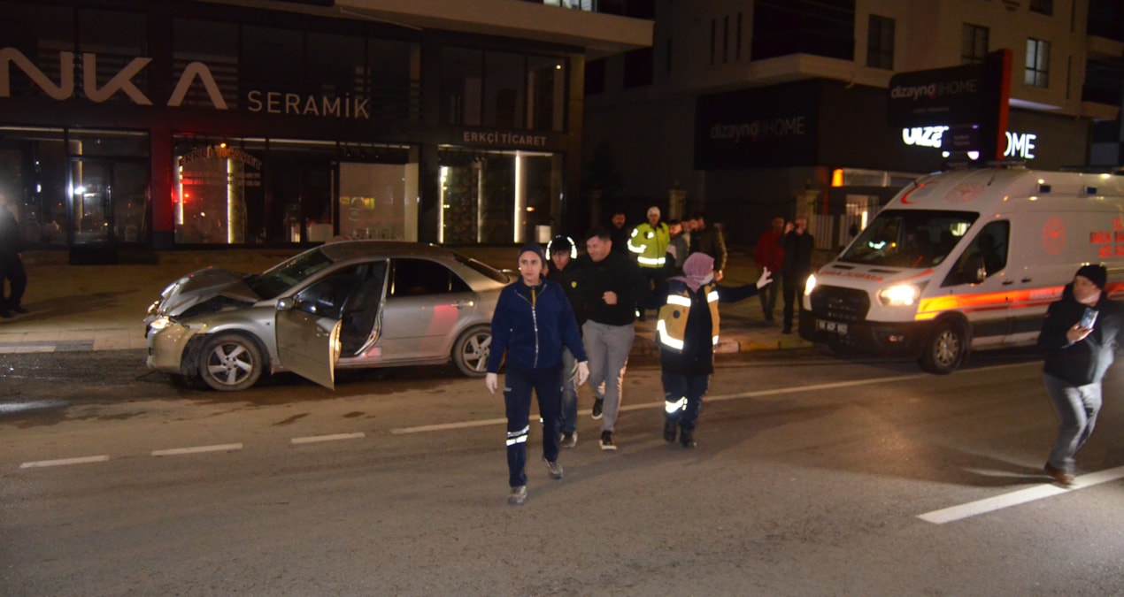 İki otomobilin çarpıştığı kazada 6 yaralı; sürücülerden biri alkollü çıktı - Son Dakika Haberleri ve Merak Edi