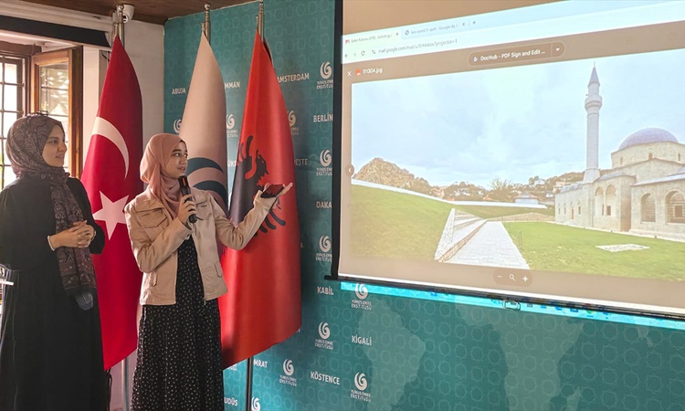 İşkodra'da YEE ve Genç Değer Hareketi 'Bir Fotoğraf Bir Ayet' Sergisi düzenledi | İşte Tüm Ayrıntılar
