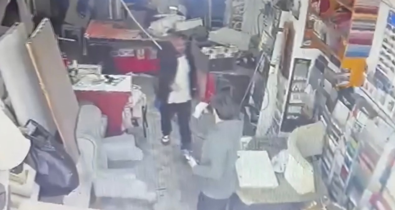 Ayrıntılar Netleşti: İstanbul'da pes dedirten esnaf kavgası: Borcunu isteyen komşusunu ölümle tehdit etti! - S