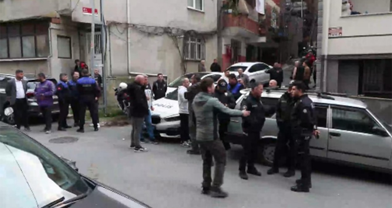 Son Gelişme: İstanbul'da toprak kaydı, 6 ev tahliye edildi - En Son Haber - Son Dakika Bilgileri