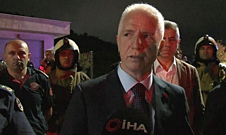 İstanbul Valisi Gül: "2 hemşehrimiz vefat etti, 8 kişi de yaralı şekilde hastanelere nakledildi" - Son Dakika
