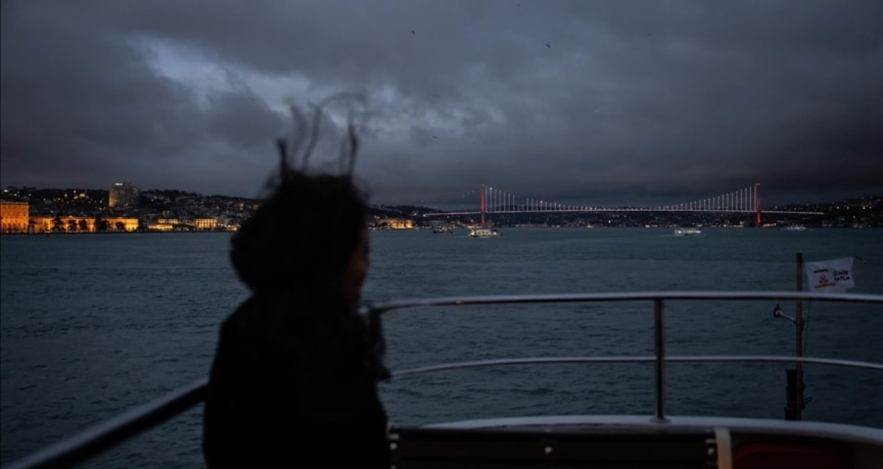 Gündemden Son Bilgiler: İstanbullular dikkat! Valilikten ve AKOM'dan peş peşe uyarı - Haberleri | İşte Tüm Ayr