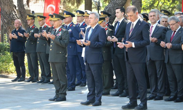 July 15 martyrs were commemorated with prayers in Izmir - Last Minute