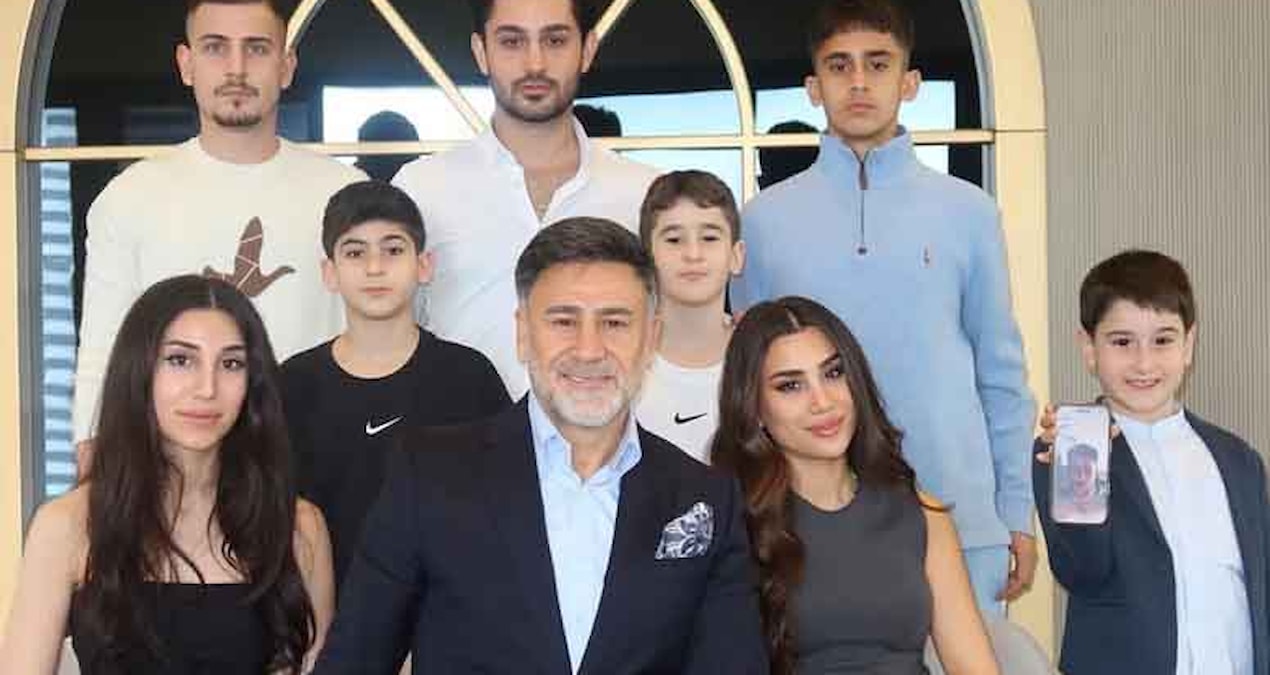 Son Gelişme: İzzet Yıldızhan: Ne zaman çocuklarımı sosyal medyada paylaşsam bir şeyler oluyor - En Son Haber v