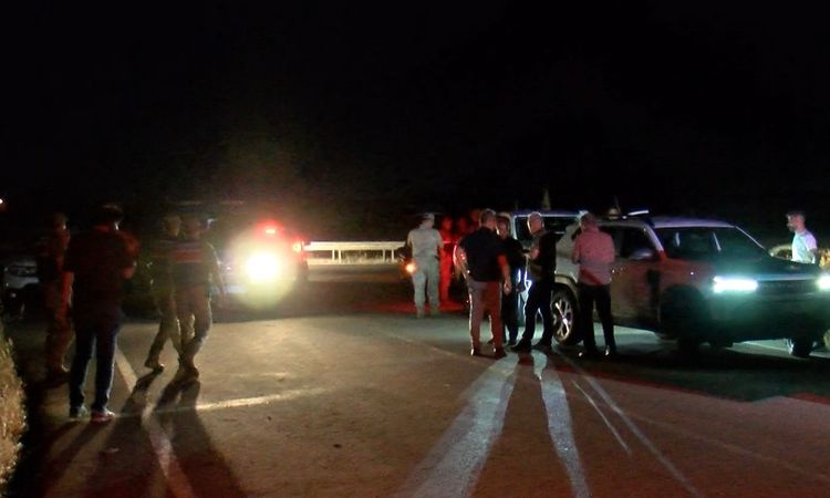 Kritik Açıklama: Jandarma kıyafeti giyip durdurdukları araçtaki 13 kilo altını gasbettiler - Son Dakika Haberl
