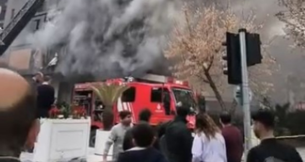 Son Gelişme: Kadıköy'de yangın paniği! Bağdat Caddesi trafiğe kapatıldı - Son Dakika Haberleri