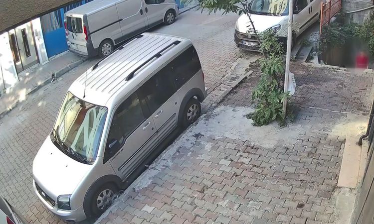 Sıcak Gündem: Kağıthane'de çocuklar lastik yaktı: Dumandan etkilenen KOAH hastası kadın hastaneye kaldırıldı -