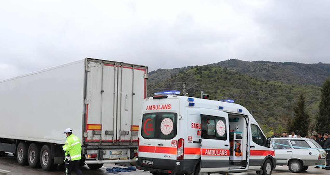 Kahreden kazada araçtan fırlayan 10 aylık bebek öldü - Son Dakika Haberleri: Gelişmeler Takip Ediliyor