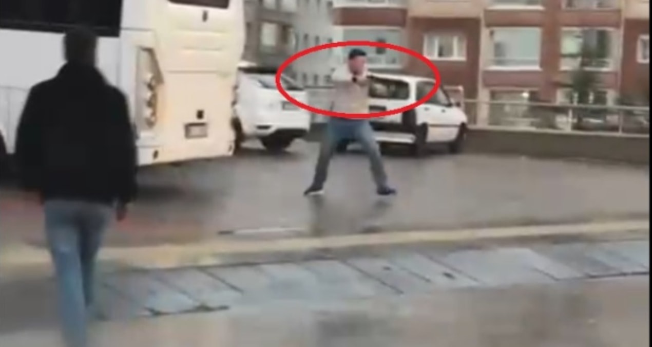 Ayrıntılar Netleşti: Kameraya yakalandı... Ankara'da pompalı tüfekli kavga! - En Son Haber - Son Dakika Bilgil