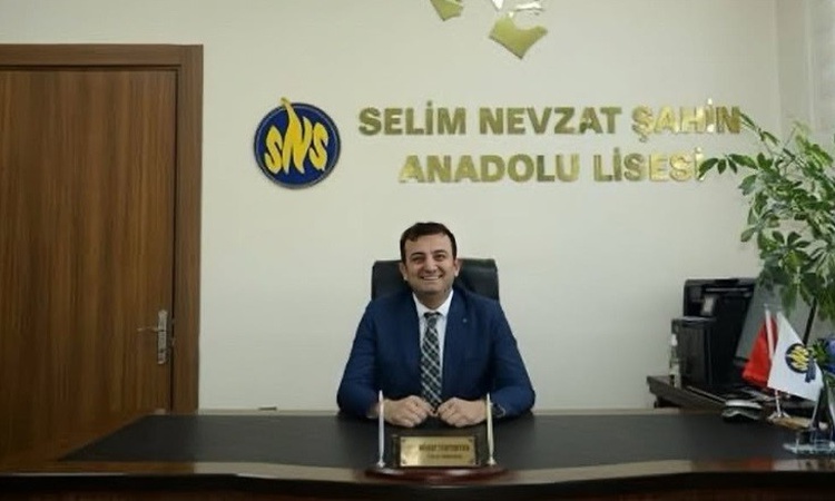 Kanserle mücadeleyi kaybeden okul müdürü Yurtsever, Hatay'da törenle uğurlandı