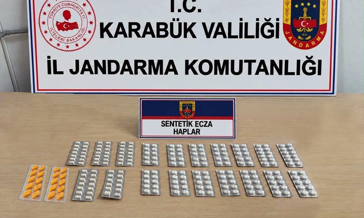 Karabük'te 230 sentetik ecza ele geçirildi, 2 şüpheli yakalanarak gözaltına sevk edildi: Gelişmeler Takip Edil