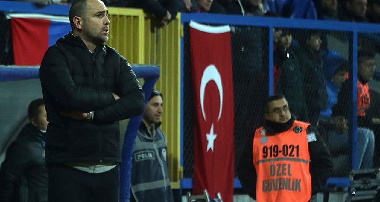 Gündemden Son Bilgiler: Karabük'ten Premier Lig'e: Resmen imzayı attı - Son Dakika Haberleri: Gelişmeler Takip