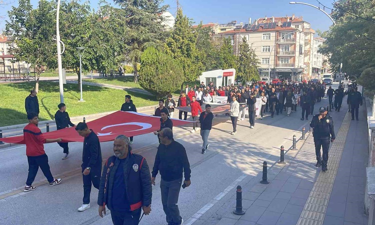 Karaman'da Amatör Spor Haftası etkinlikleri resmen start aldı, Vali Çiçek gençlerle oyun oynadı - Son Dakika B